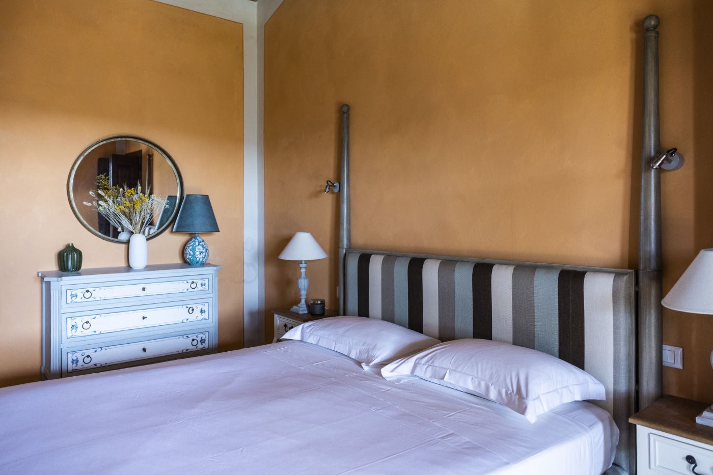 A guest bedroom at La Cascinale.