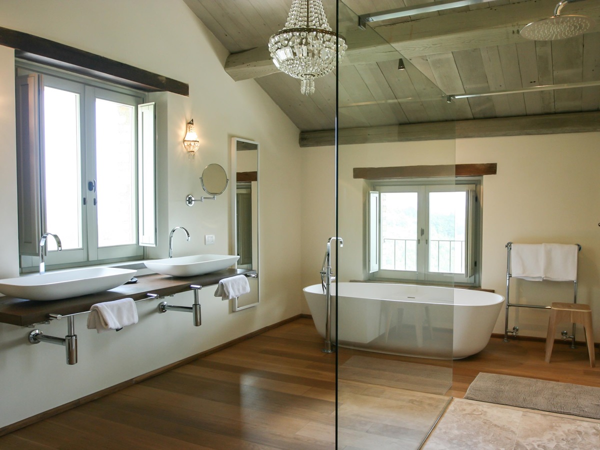 Antoher boring bathroom of La Spighetta, Umbria