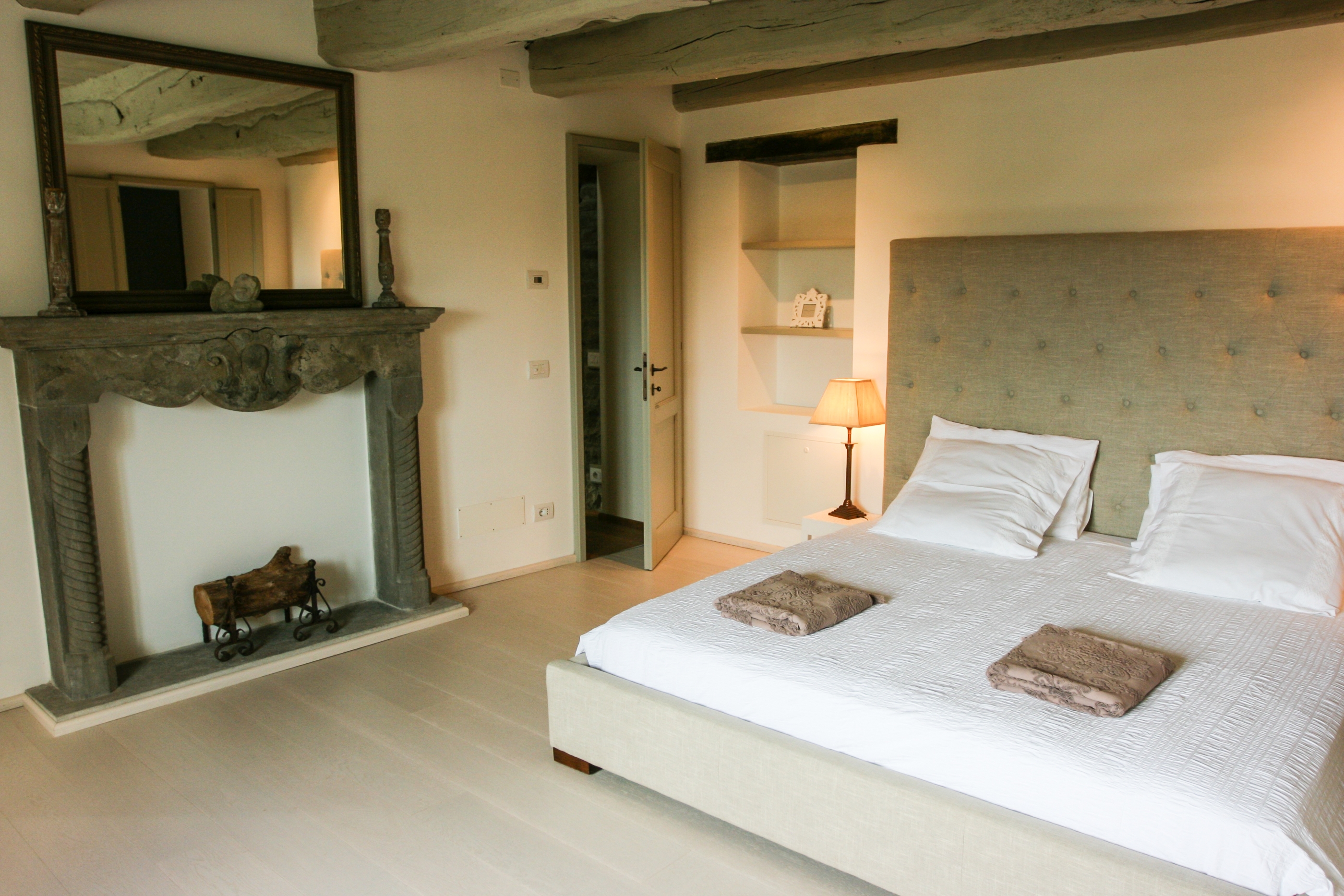 A double bedroom in La Spighetta, Umbria