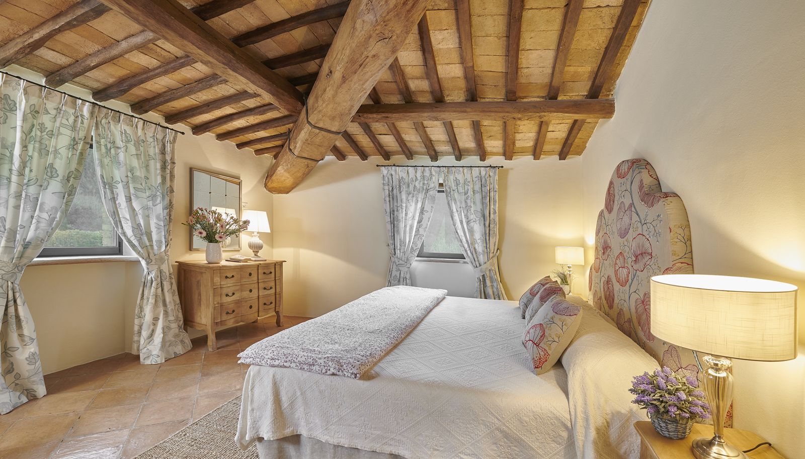 Double bedroom at Villa Arpeggio, Umbria 