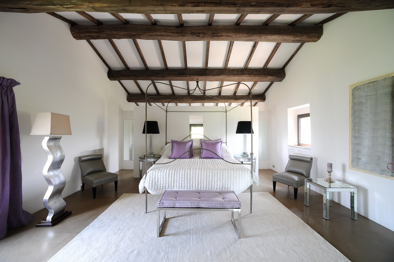 Double bedroom in Villa Arrighi, Umbria