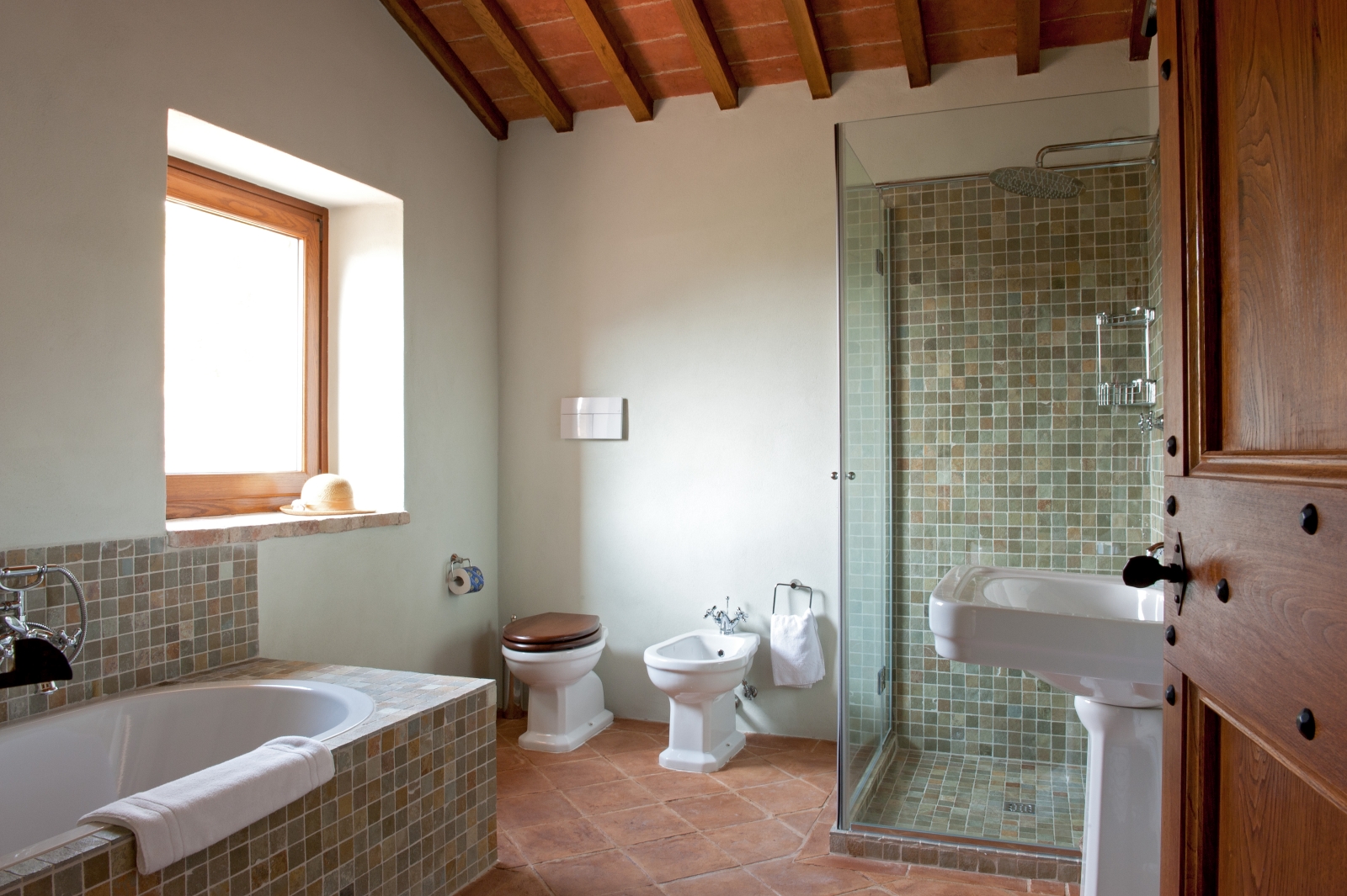 Bathroom with shower at Il Canto in Umbria