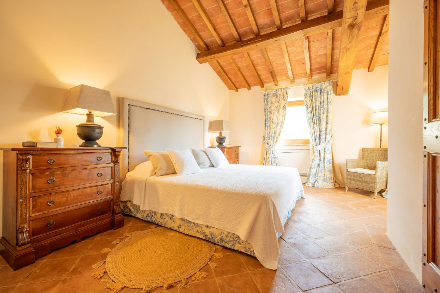 A second bedroom in Villa Il Canto.