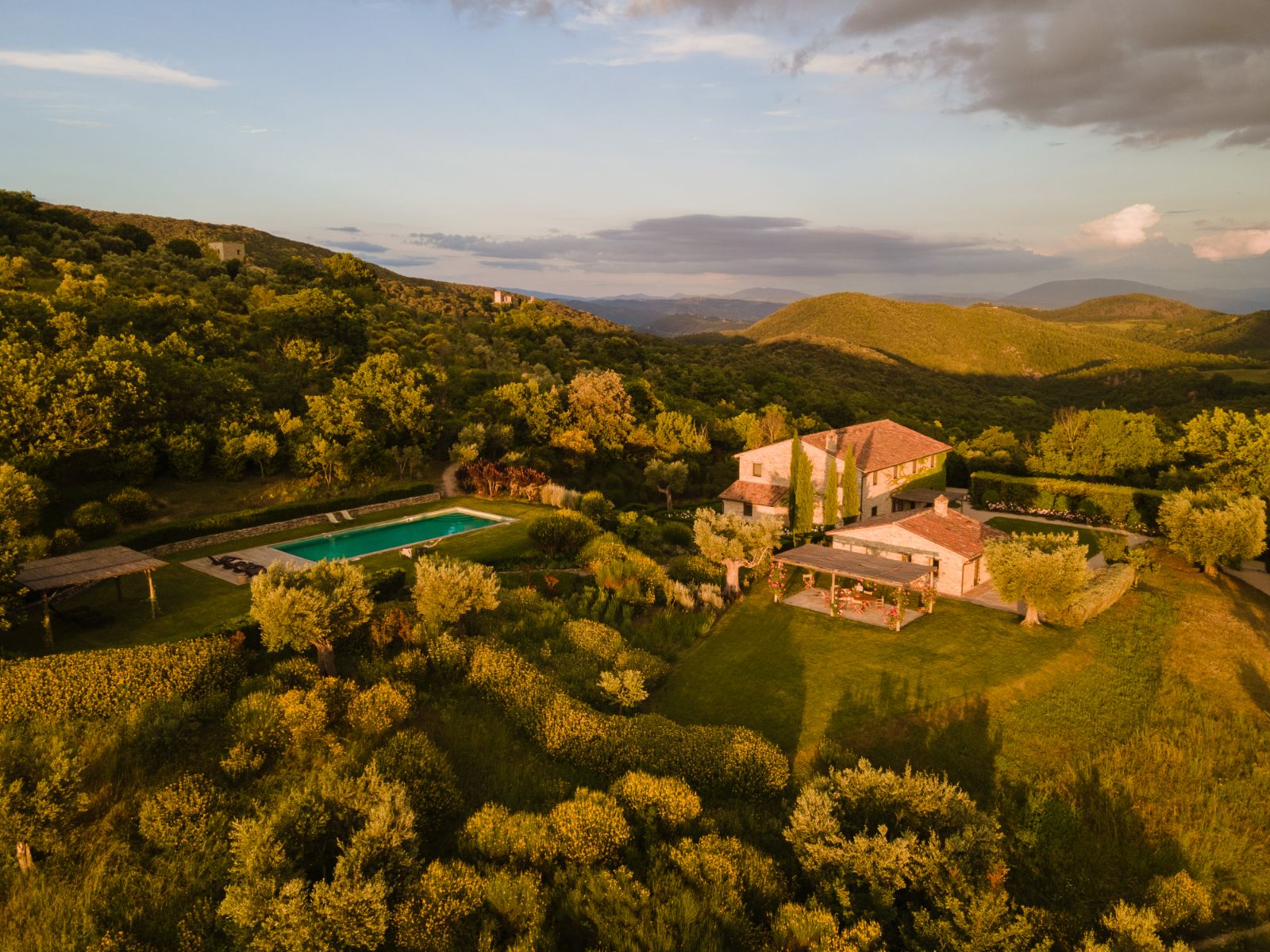 Large External View at Villa Il Canto in Umbria