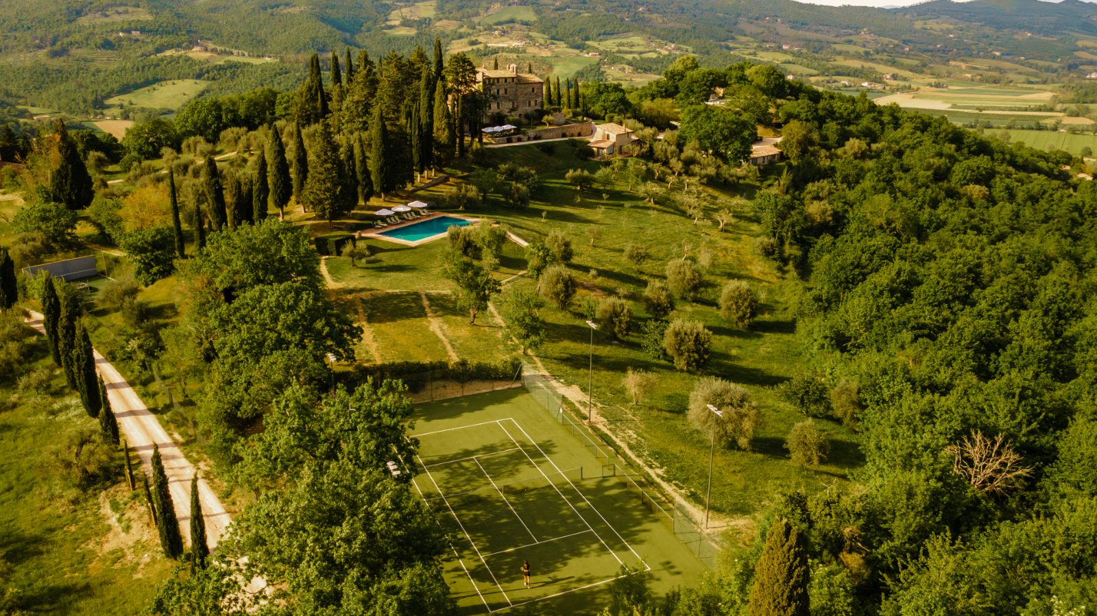 Villa-L'Edera-Umbria-View-Tennis-Pool