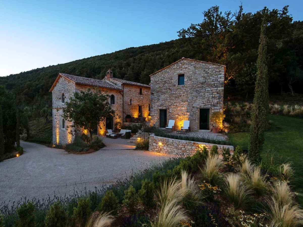 Exterior of Villa Piuma in Umbria, Italy at sunset