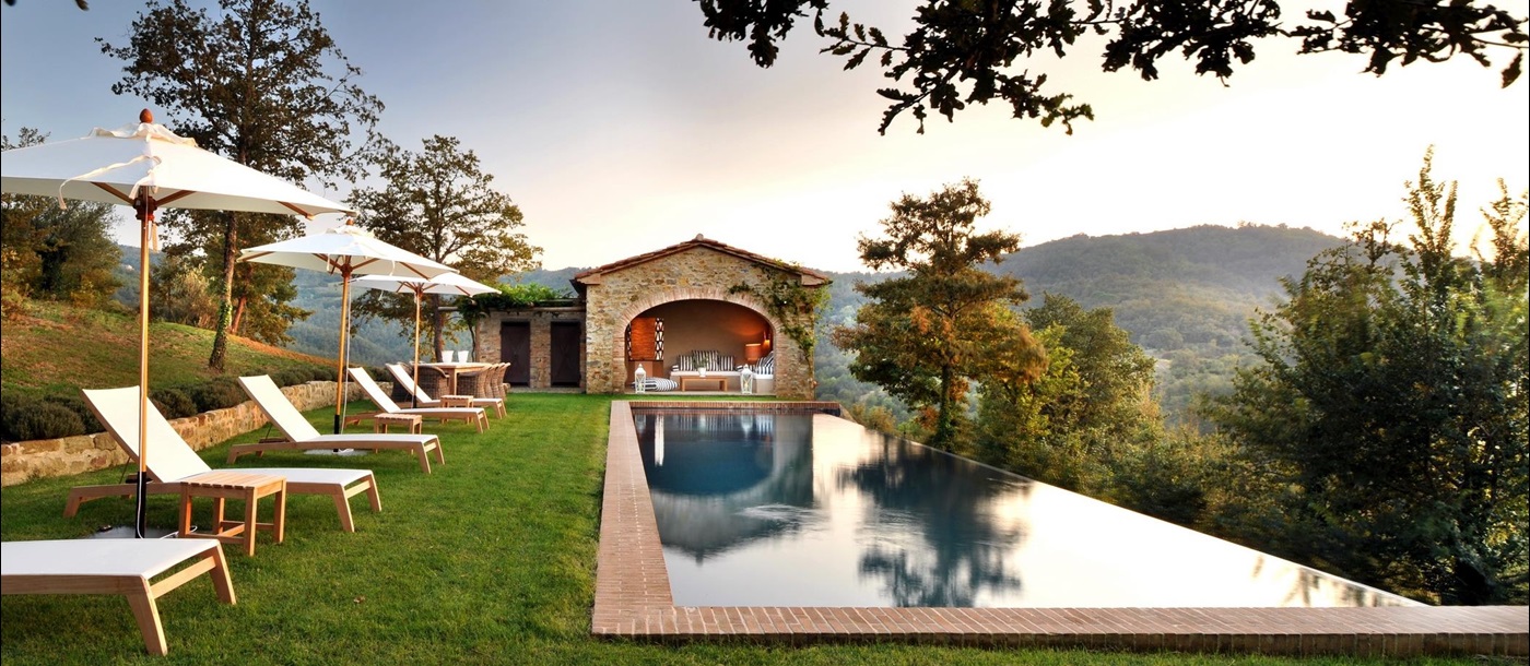 Infinity pool and facade of Villa Spinaltermine, Umbria