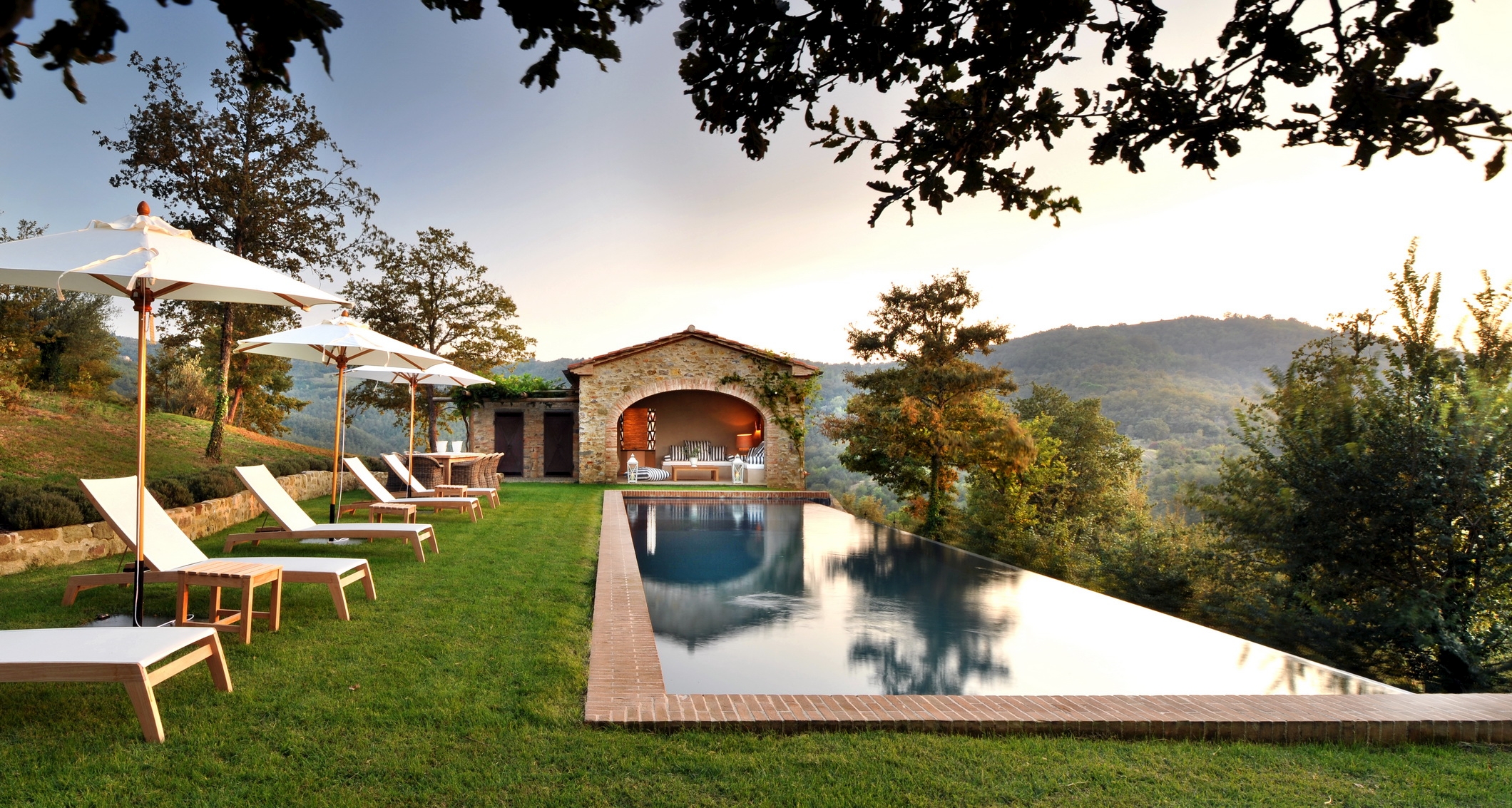 Infinity pool and facade of Villa Spinaltermine, Umbria