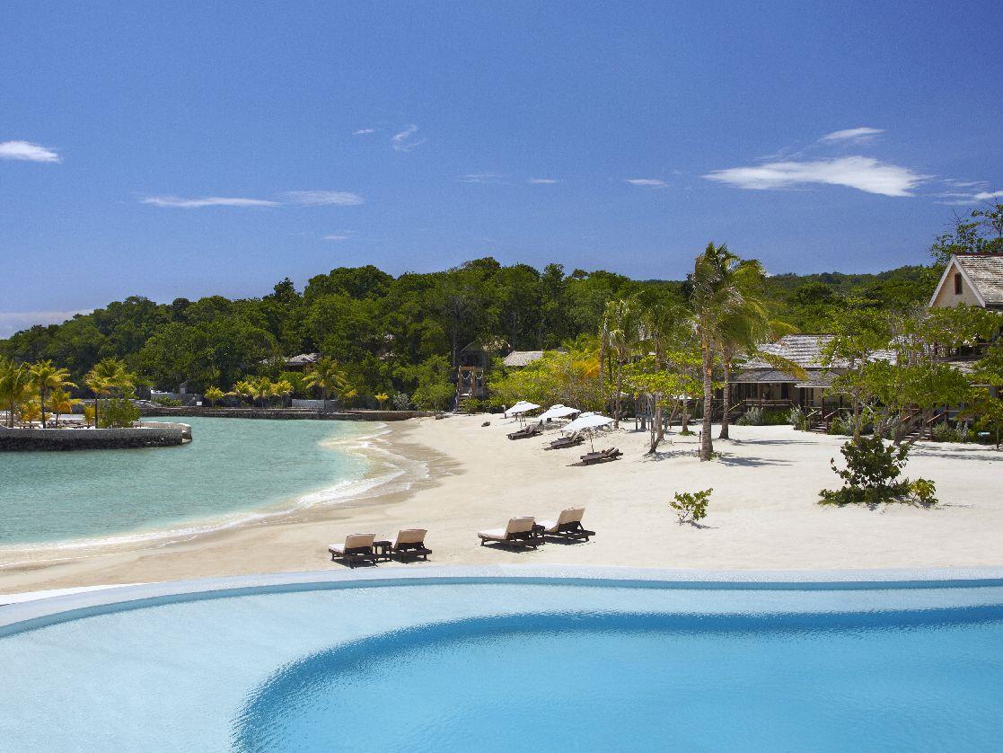 Swimming pool and beach at GoldenEye Jamaica