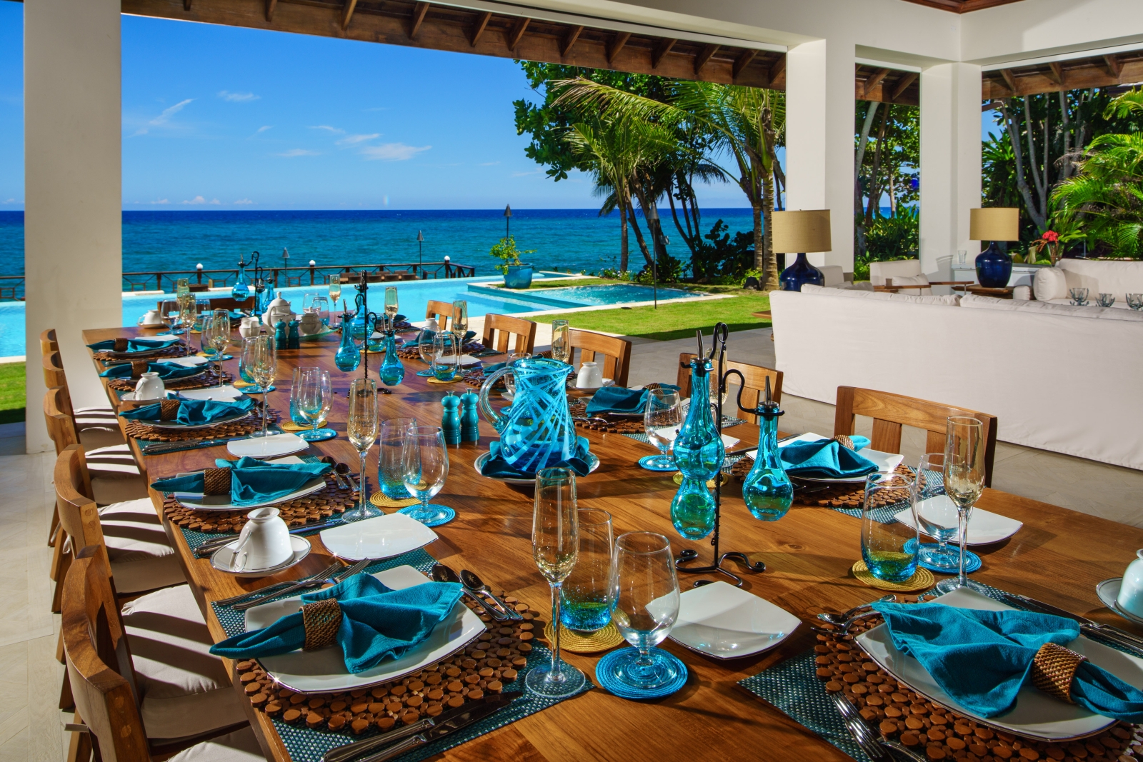 Outdoor dining at Aqua Bay in Jamaica