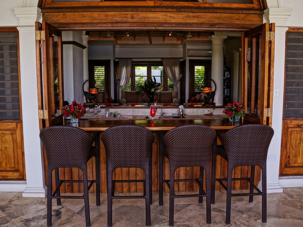 Bar of Infinity, Jamaica