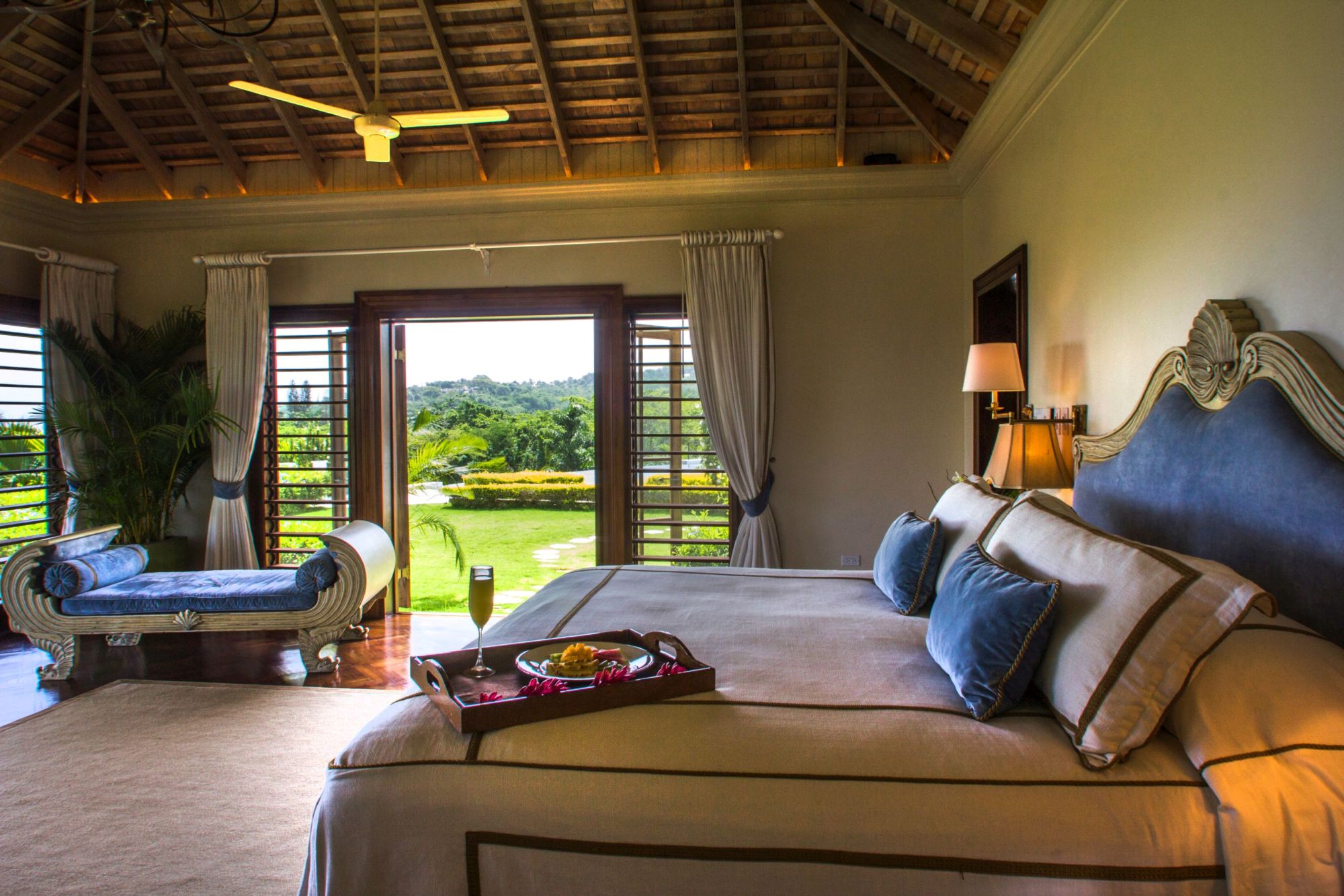 Double bedroom of Infinity, Jamaica
