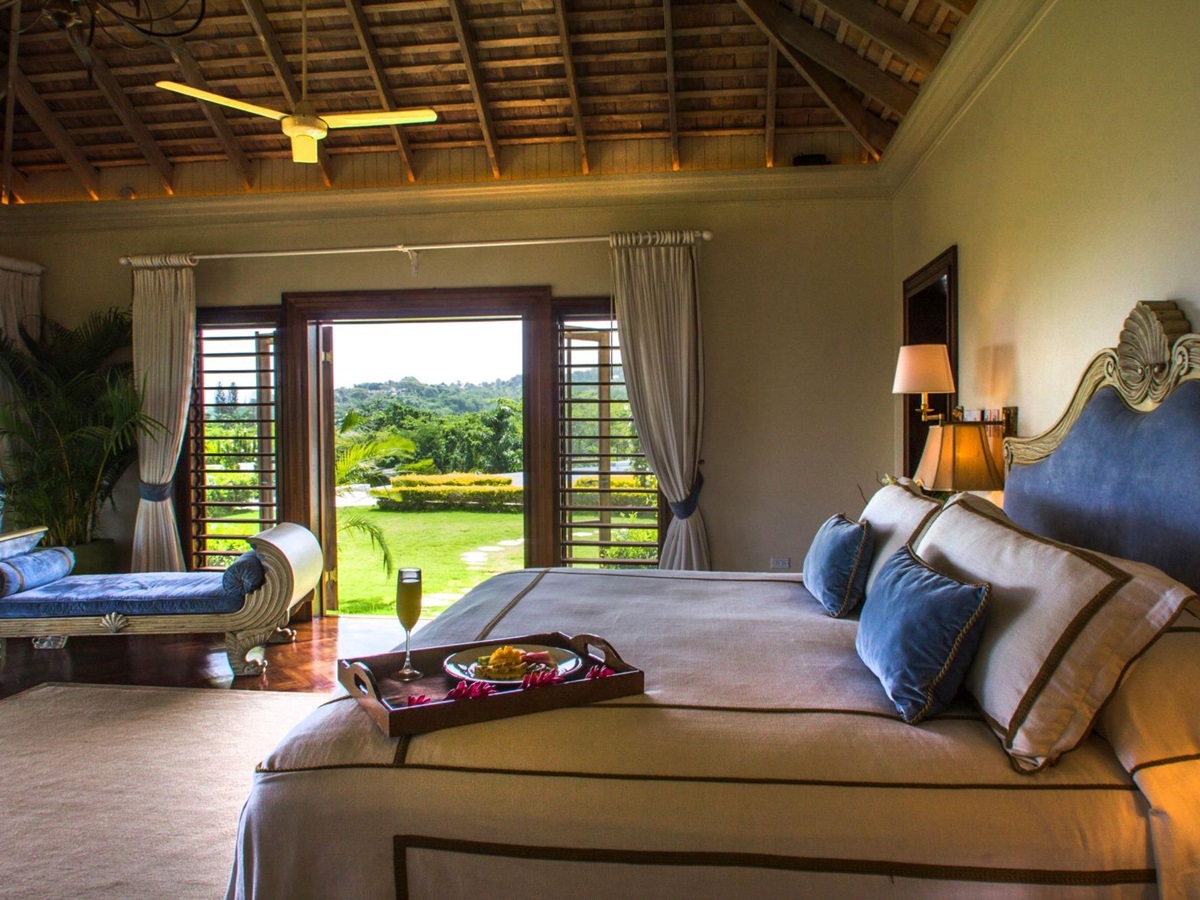 Double bedroom of Infinity, Jamaica
