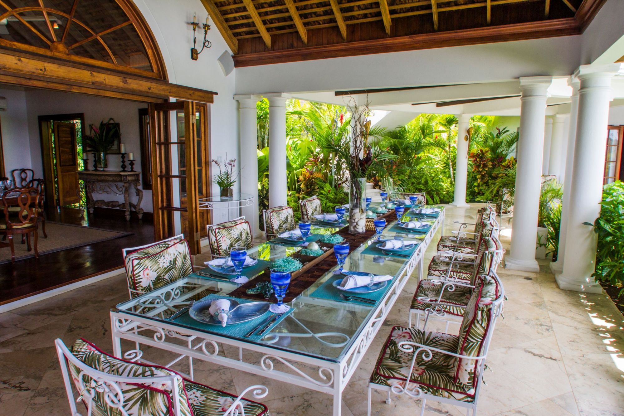 outdoor dining of Infinity, Jamaica