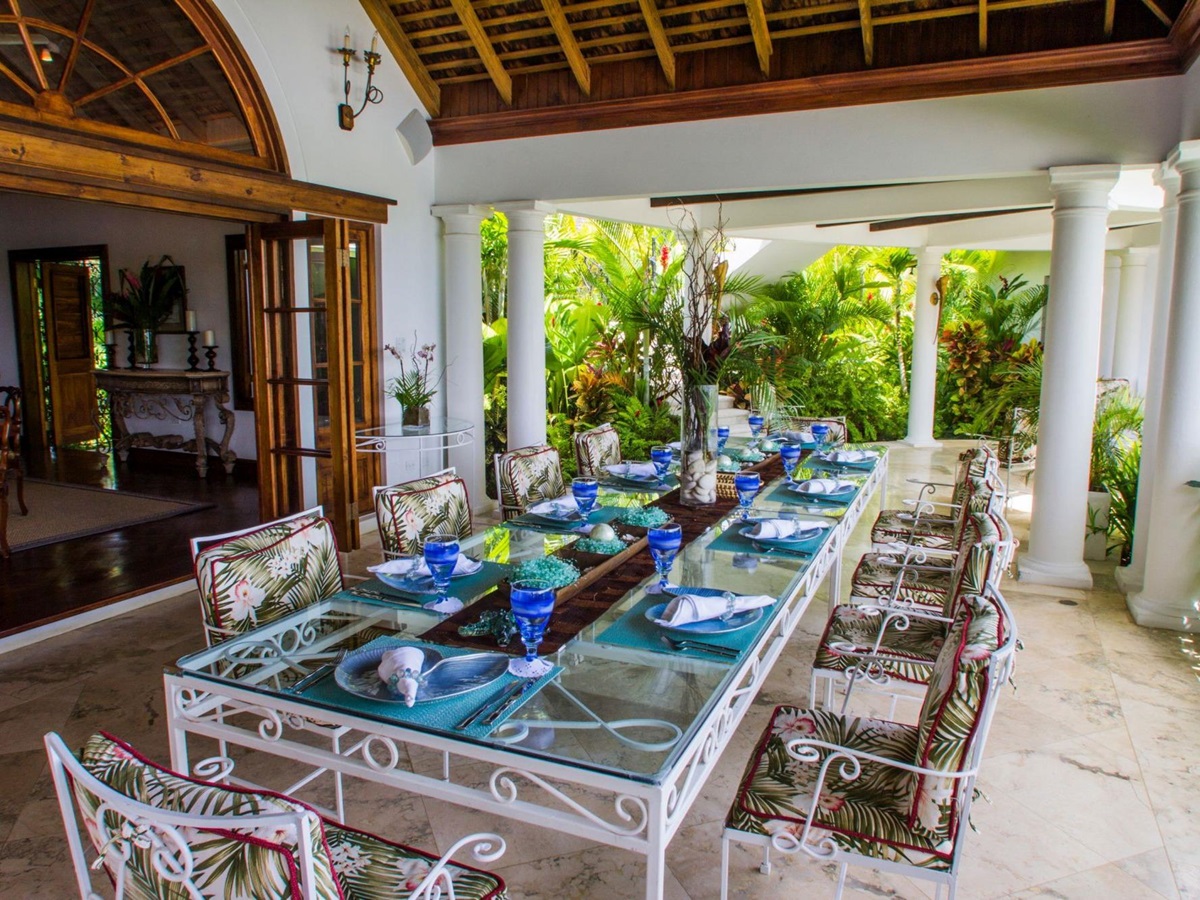 outdoor dining of Infinity, Jamaica