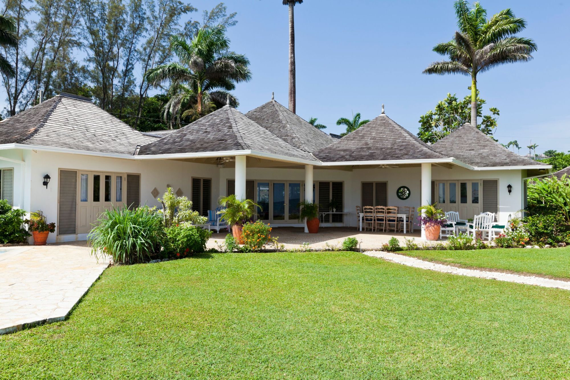 Luxury Villas | Luxury Villa Rentals | Red Savannah