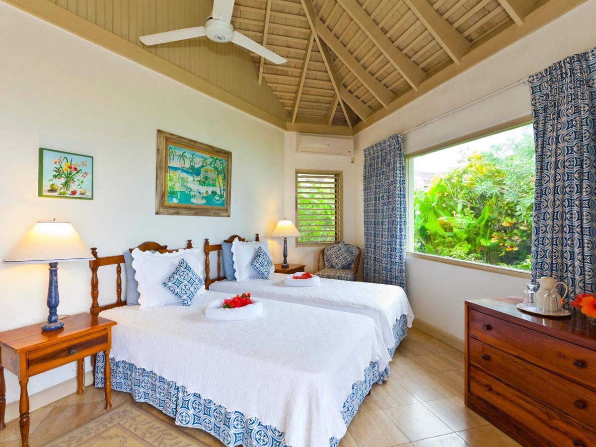 twin bedroom of Sunrise, Jamaica