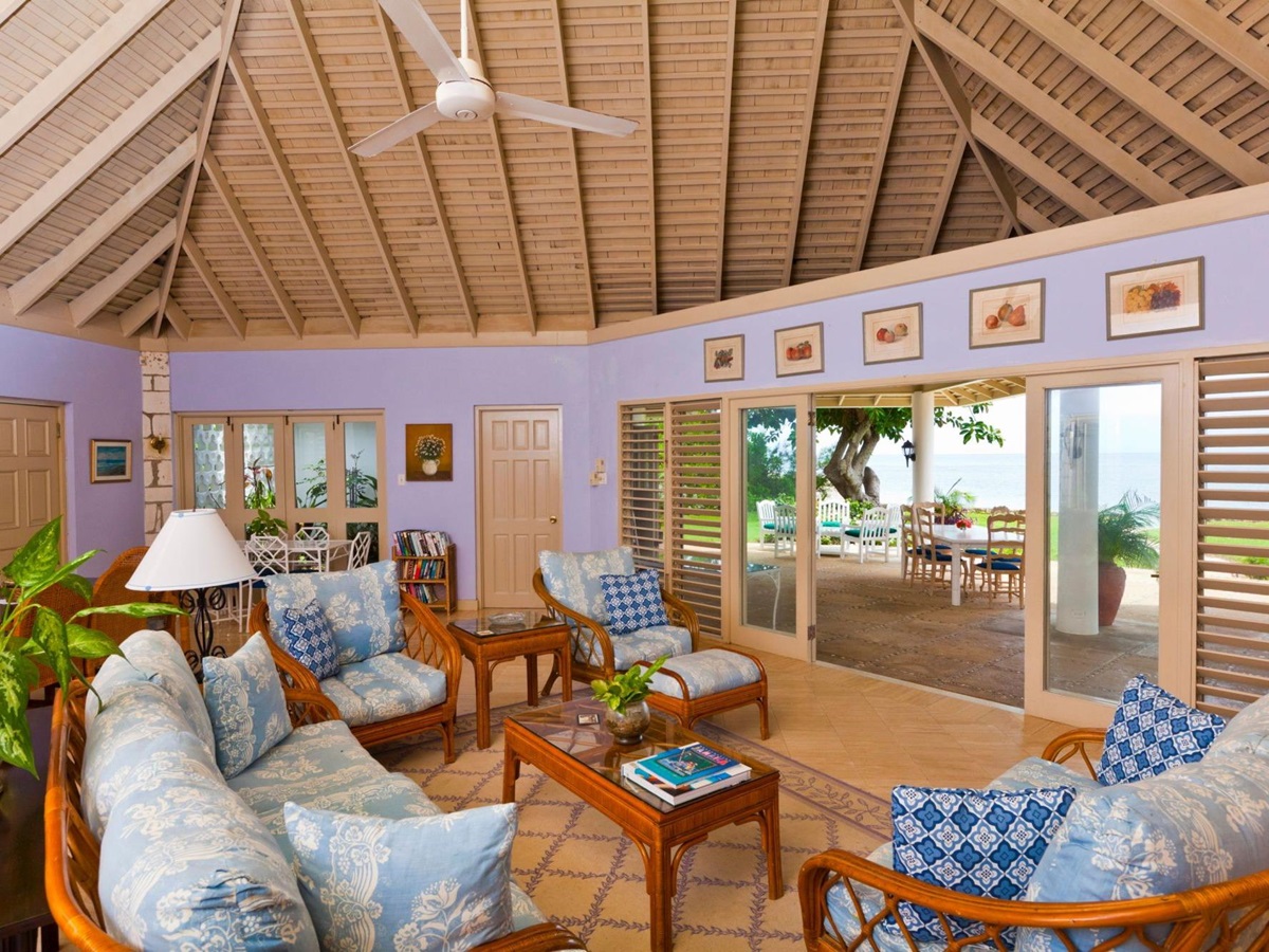 living room of Sunrise, Jamaica