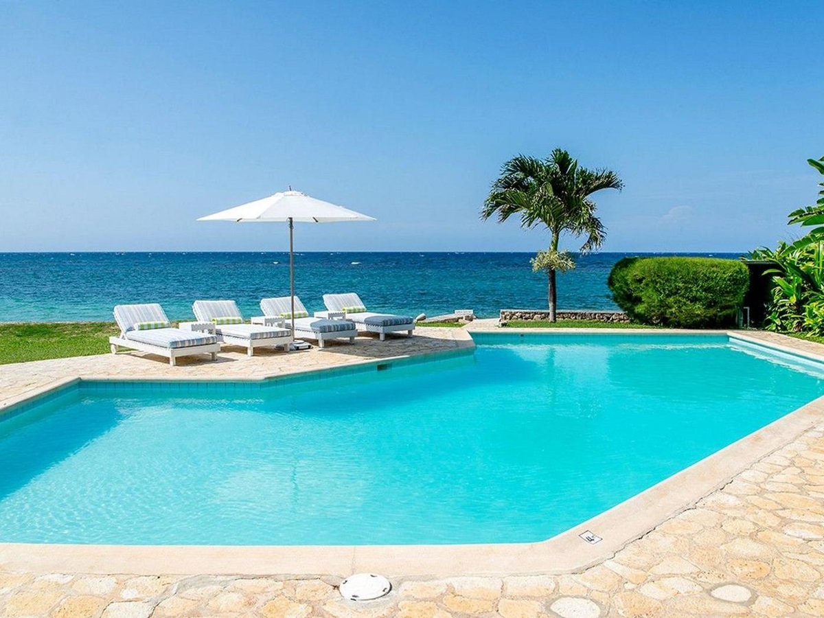 swimming pool of Sunrise, Jamaica