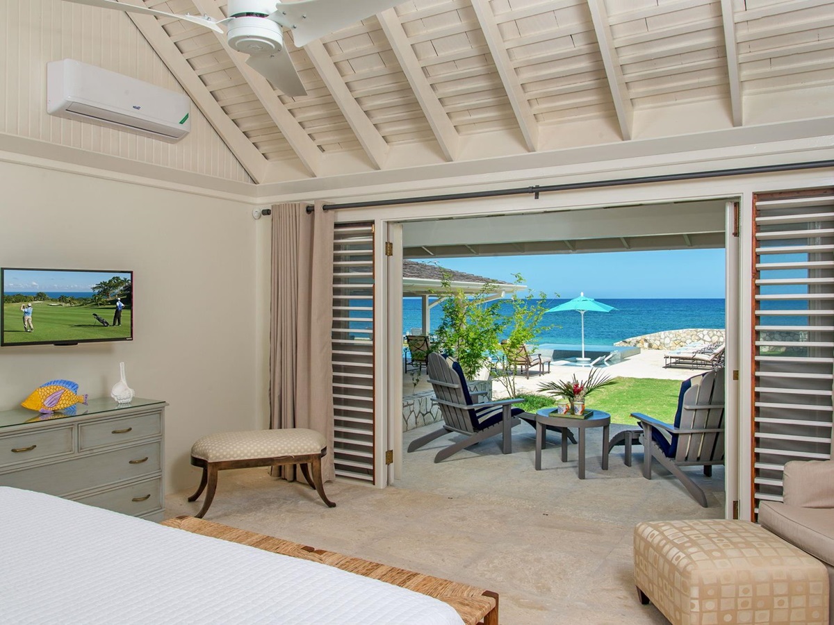 Double bedroom of Sunset, Jamaica