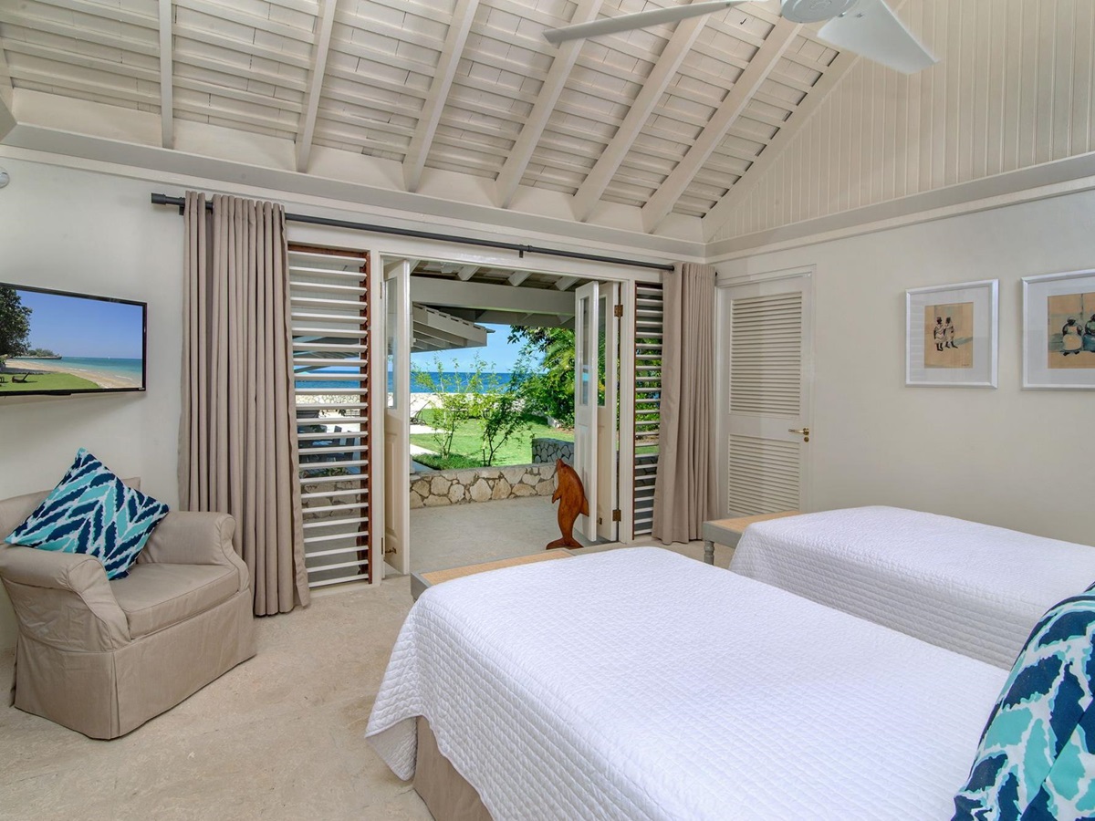 Twin bedroom of Sunset, Jamaica