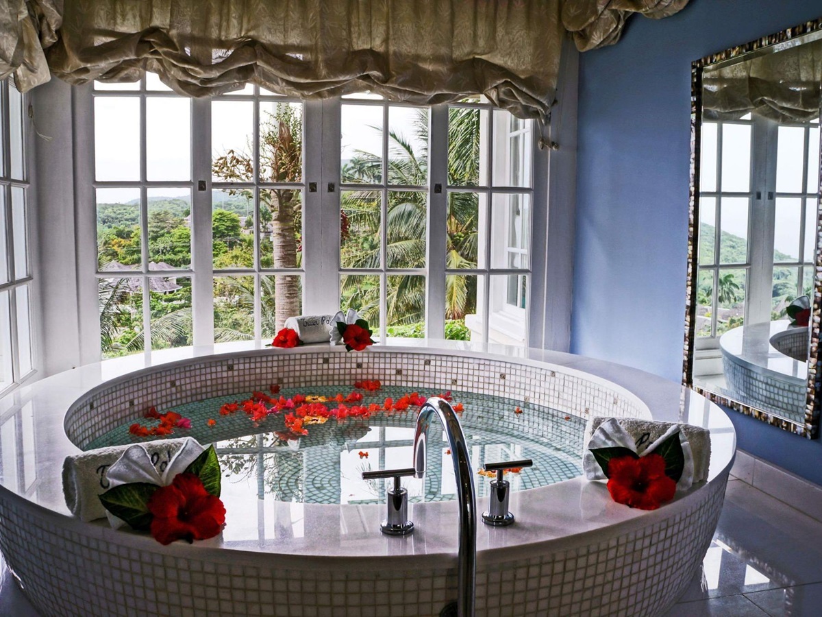 Bathtub of Twin Palms, Jamaica