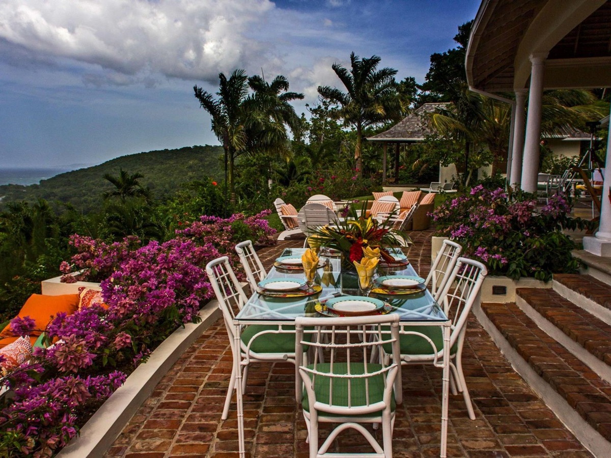 Outdoor dining at Villa Casuarina, Jamaica