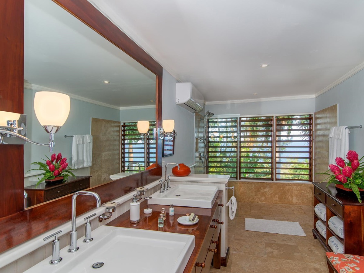 Bathroom in Villa Casuarina, Jamaica