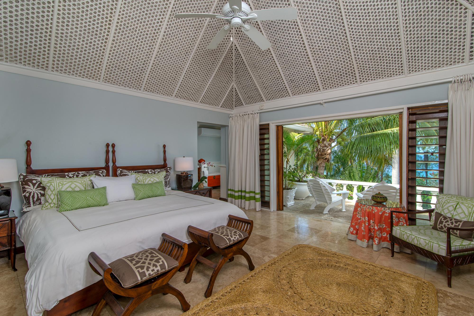 Double bedroom of Villa Casuarina, Jamaica