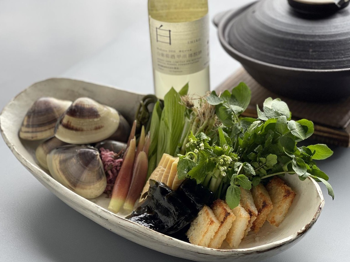 Clam dish in kaieski dinner at Beniya Mukayu ryokan in Japan