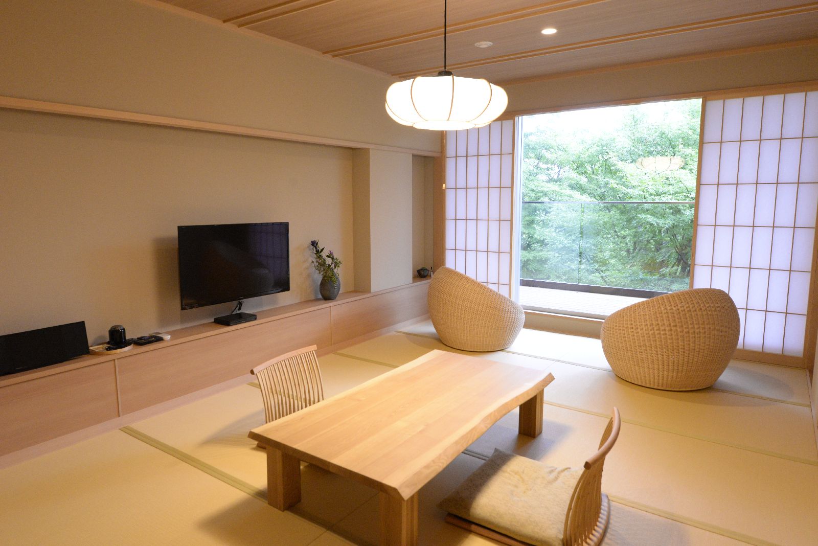 Dining area of a guest room at Hakone Byakudan Japan