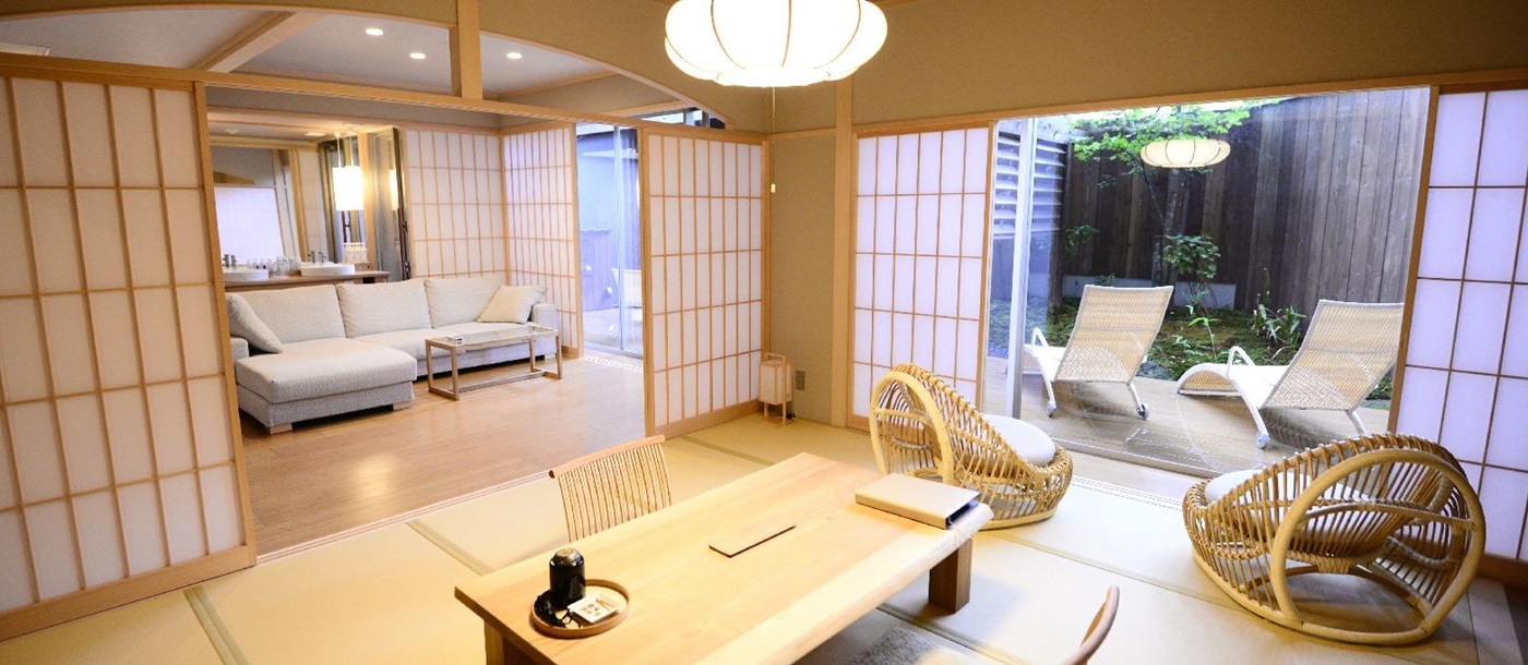 Living area of a guest room at Hakone Byakudan Japan