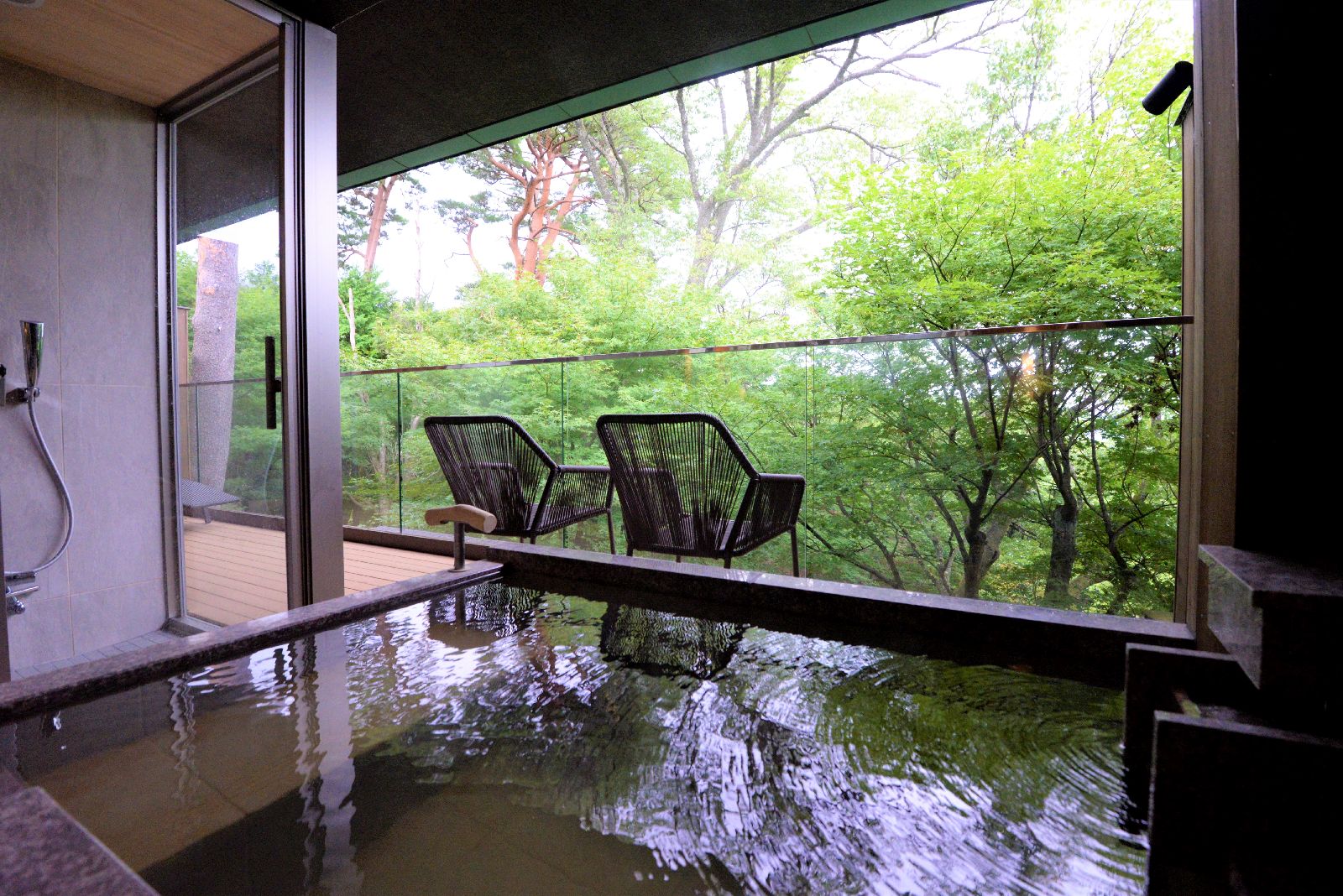 Guest room with private onsen bath at Hakone Byakudan Japan