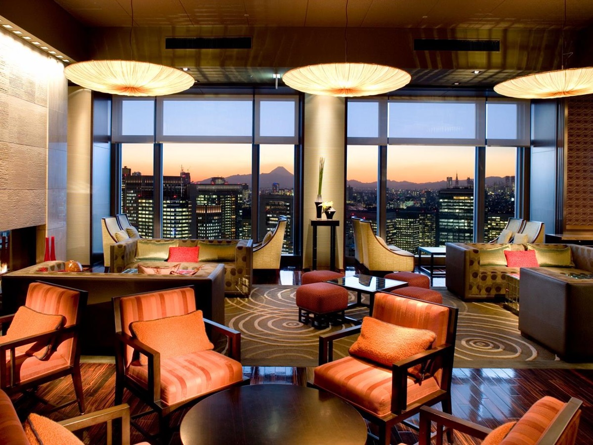 Lounge at Mandarin Oriental Tokyo in the Nihonbashi District