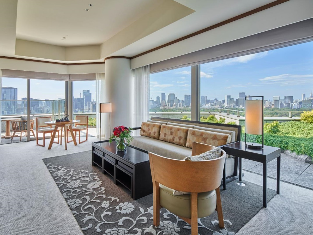 Chiyoda suite living area at Palace Hotel Tokyo