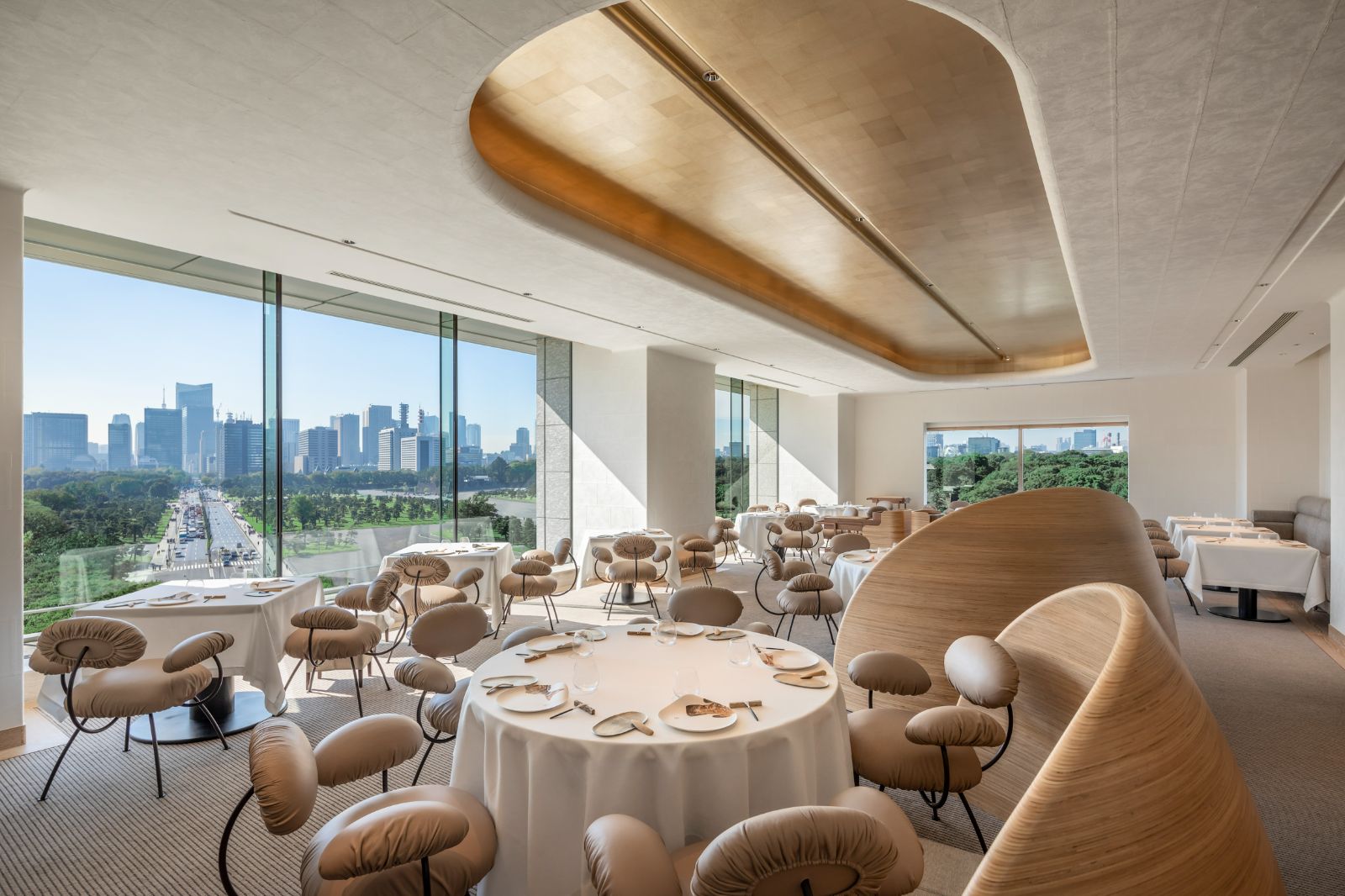 Esterre Restaurant at the Palace Hotel Tokyo