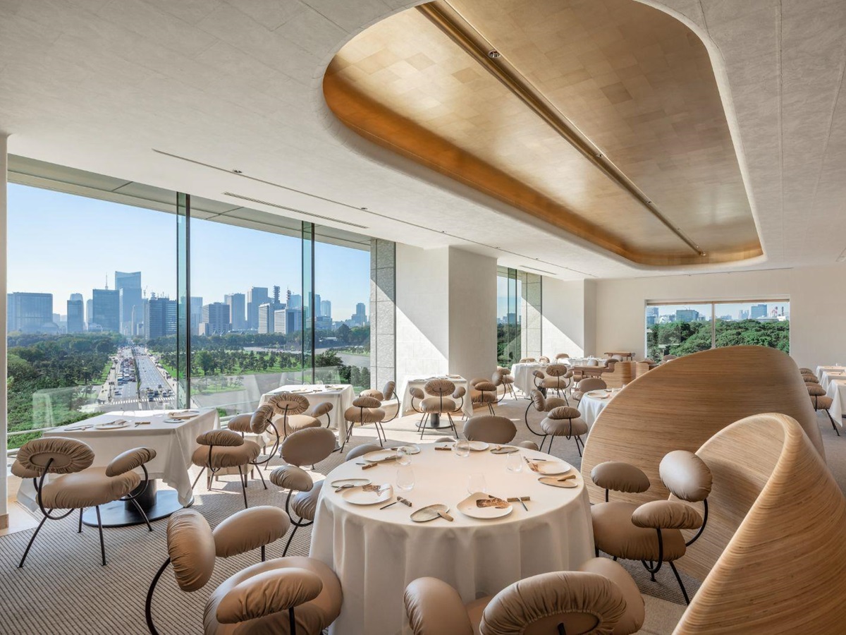 Esterre Restaurant at the Palace Hotel Tokyo