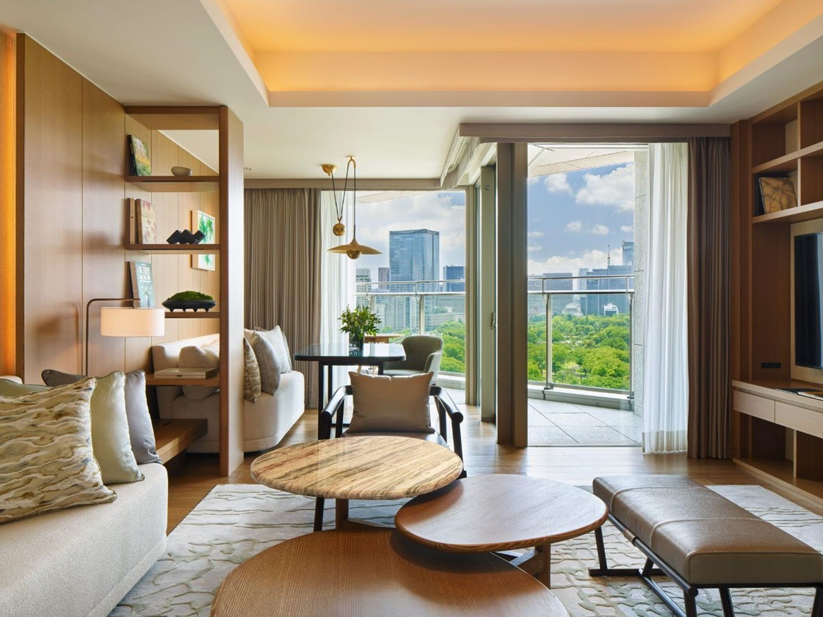 Premier Suite lounge at Palace Hotel Tokyo