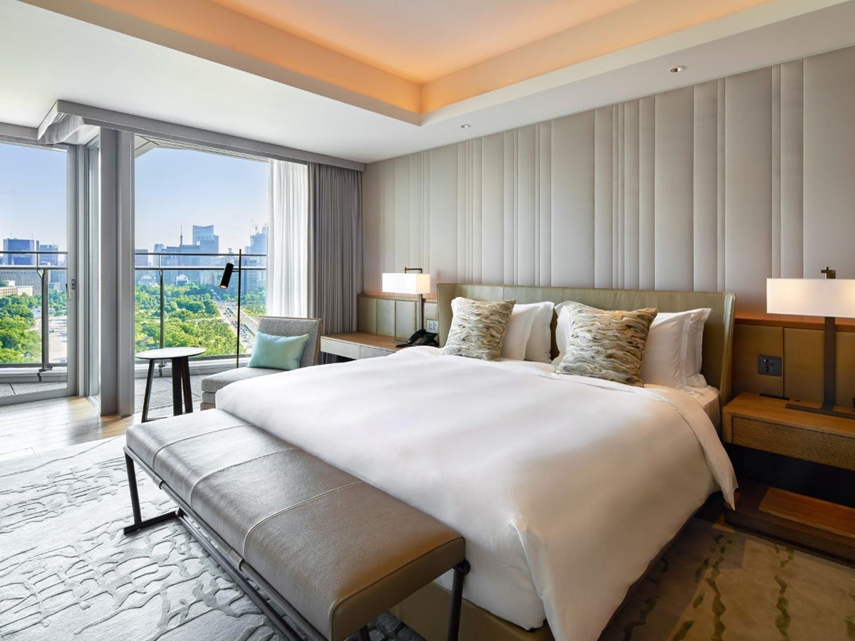 Premier Suite bedroom at the Palace Hotel Tokyo