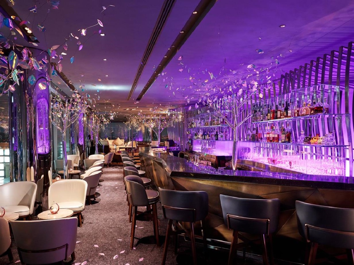 The chic Peter bar at the Peninsula Tokyo