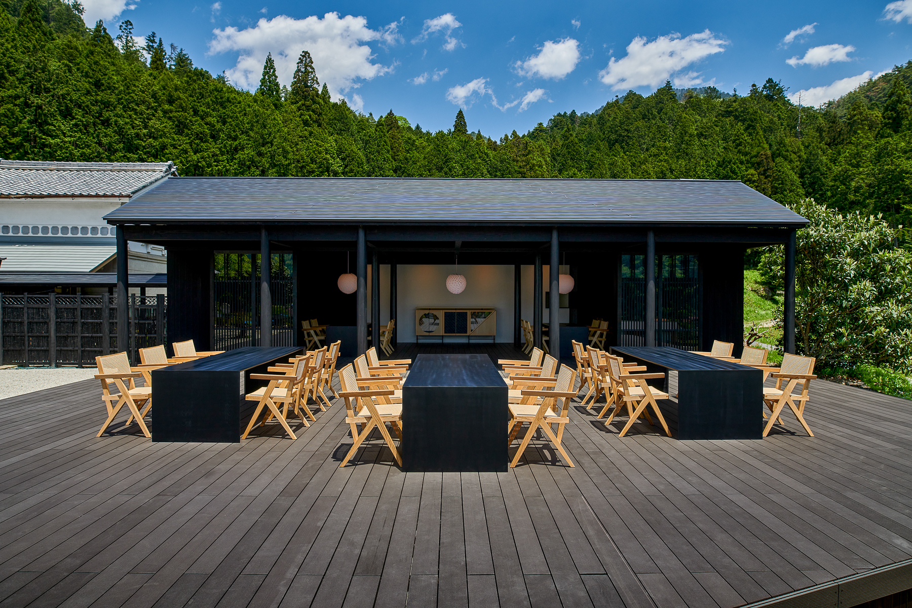 Alfresco dining terrace at Zenagi in Japan