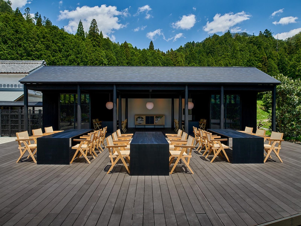 Alfresco dining terrace at Zenagi in Japan