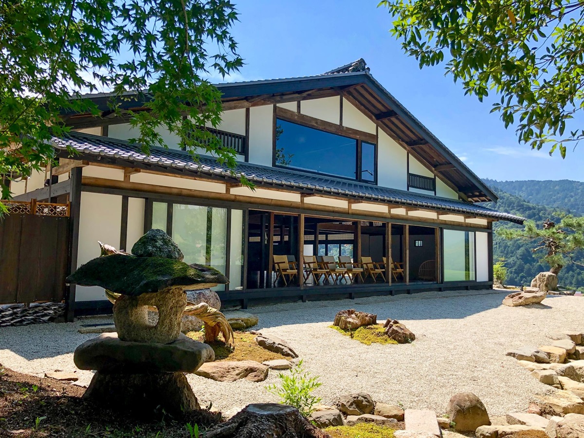 Facade of Zenagi in Japan