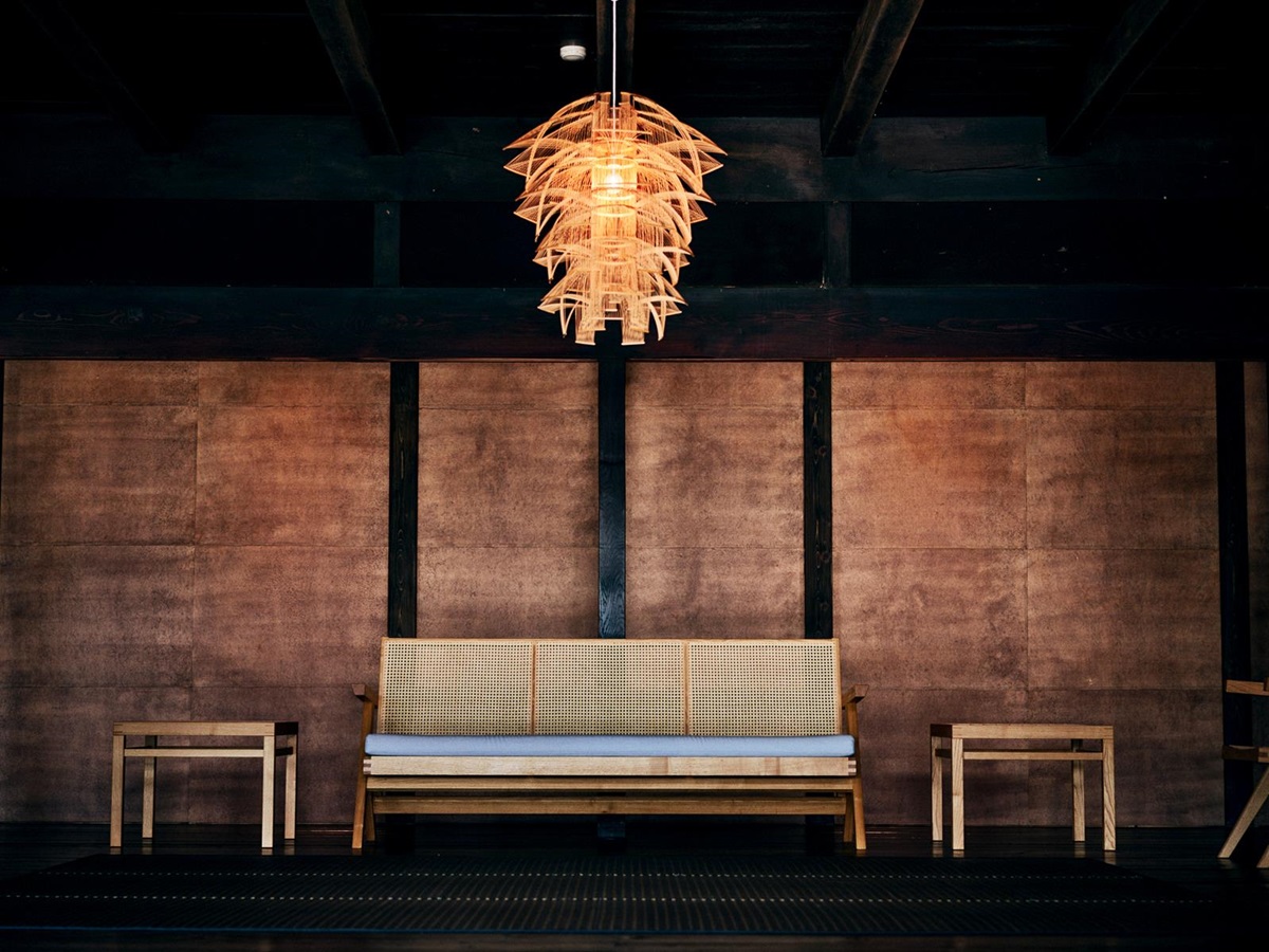 Seating in the lobby at Zenagi