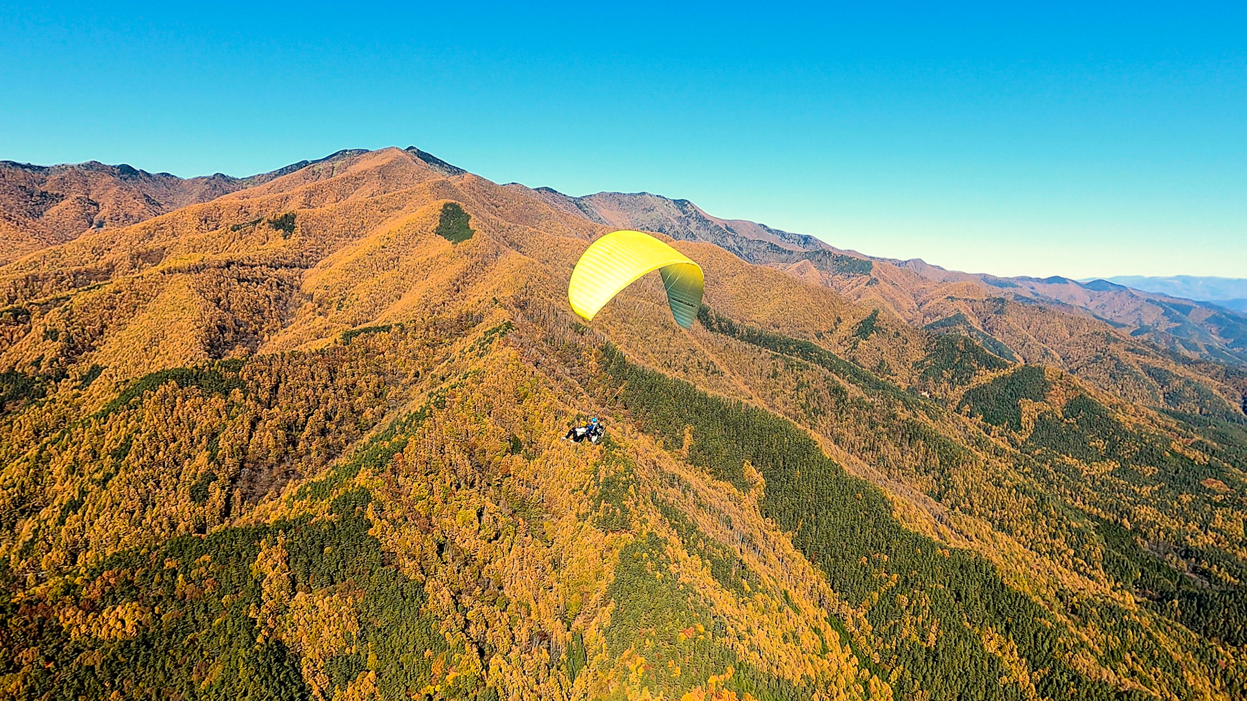 Paragliding at Zenagi in Japan