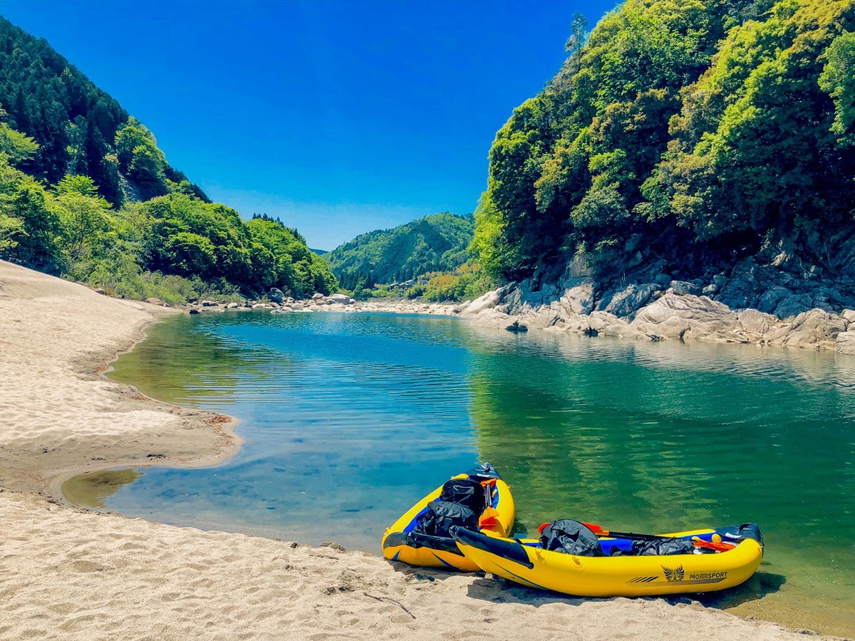 Boats along the river at Zenagi in Japan