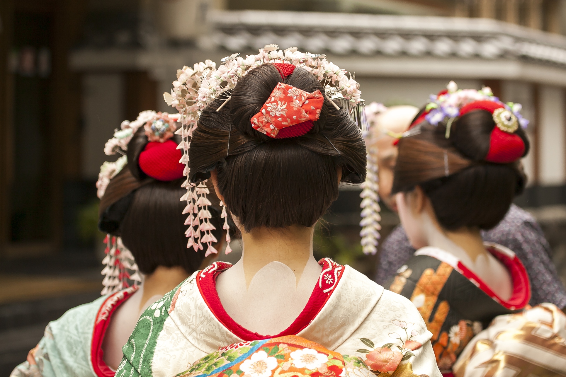 Современности японии. Гейши в Японии. Кандзаси гейша. Нихонгами японские традиционные причёски. Прически гейш в Японии.