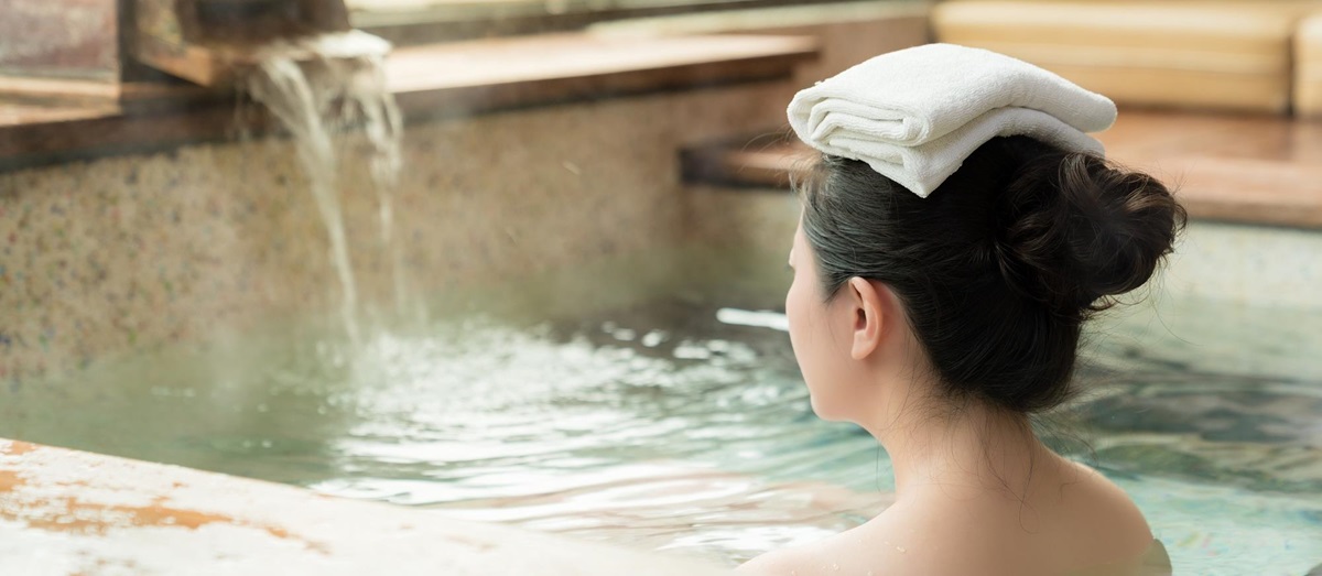 Lady in an onsen in Japan