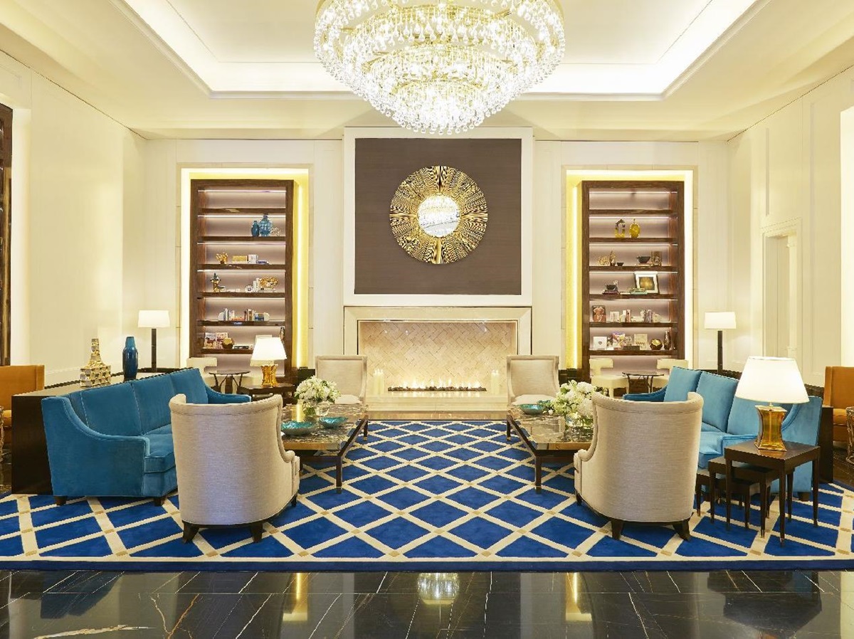 Library of the Fairmont Amman Jordan
