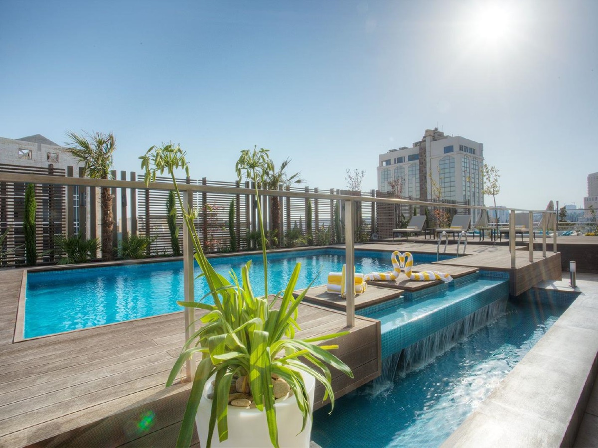 The rooftop pool at The House Boutique Suites Amman Jordan